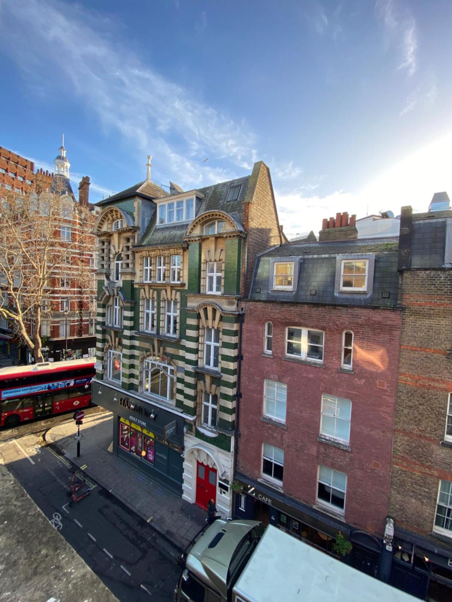Stay In The Heart Of Soho London Exterior photo
